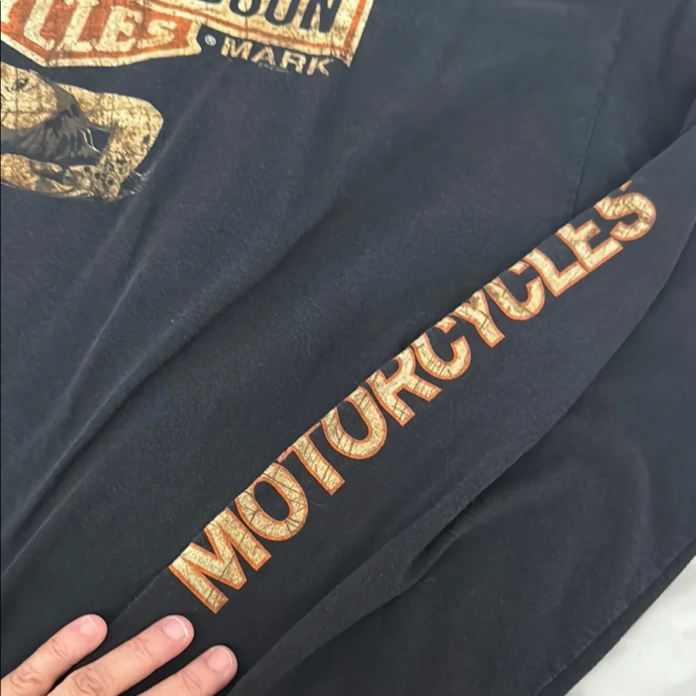 Harley-Davidson Black Long Sleeve Tee with Vintage Logo - Picture 7 of 7